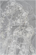 Romantischer Braut Spitzenstoff mit Blumenmuster/ florale Couture Spitze Off-White/ bestickte Spitze// L22-493