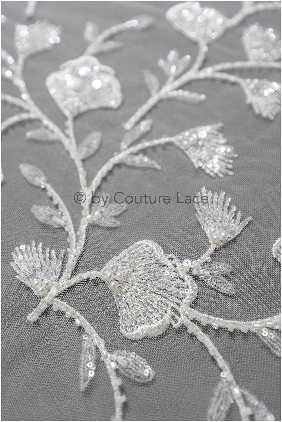 Schwerer Spitzenstoff mit Linien/ Couture Spitzenstoff mit Perlen & Pailletten/ Couture Braut Spitzenstoff/ Brautspitze// L22-494