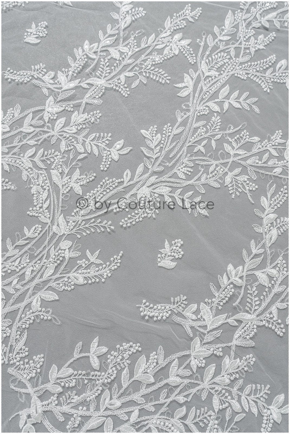 Romantischer Wildblumen Spitzenstoff/ Braut Spitze Off-White/ Hochzeitskleid Spitze mit Pailletten/ Blumenspitze// L22-522