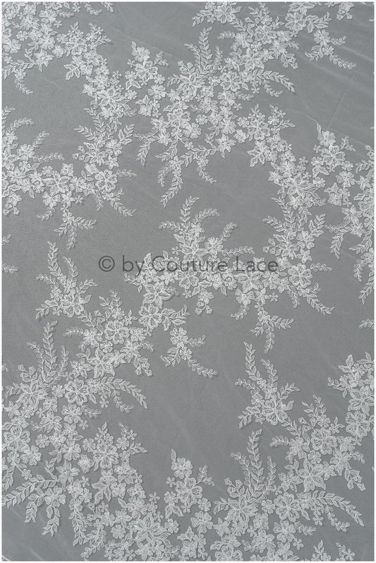 Romantischer Blumen Spitzenstoff/ Wildblumen Spitze Off-White/ Brautspitze mit romantischem Blumenmuster// L22-009