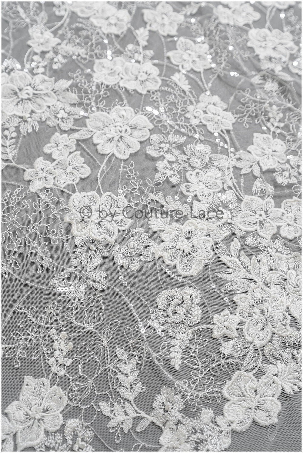 Romantischer Blumen Spitzenstoff/ Blumenspitze Off-White/ Hochzeitskleid Spitze/ Brautblumen Spitzenstoff mit Pailletten// L22-507
