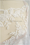 Romantischer Blumen Spitzenstoff/ Blumenspitze Off-White/ Hochzeitskleid Spitze/ Blumen Spitzenstoff mit Pailletten// L22-520