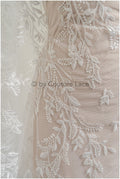 Romantischer Wildblumen Spitzenstoff/ Braut Spitze Off-White/ Hochzeitskleid Spitze mit Pailletten/ Blumenspitze// L22-522
