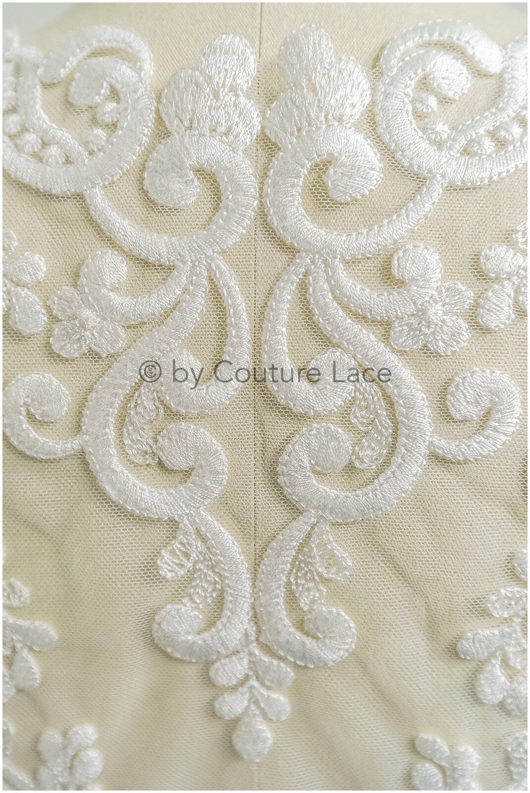 romantischer verschnörkelter SpitzenAufnäher/ cremeweißes Ornament Blumen Applikation/ Brautkleid Spitze Applikation// A23-308