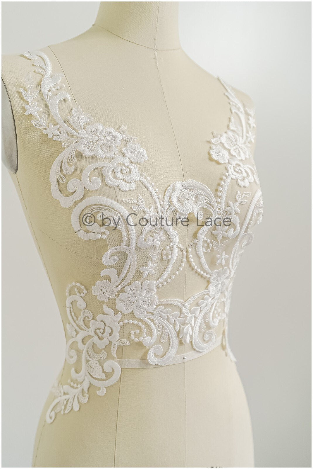 romantischer verschnörkelter Spitzen Aufnäher/ cremefarbene Ornament-Blumen-Applikation/ Brautkleid Spitze Applikation// A23-285