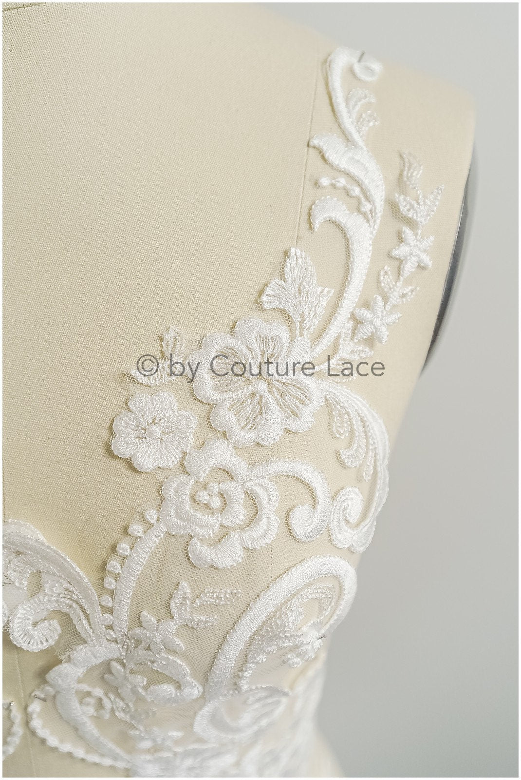 romantischer verschnörkelter Spitzen Aufnäher/ cremefarbene Ornament-Blumen-Applikation/ Brautkleid Spitze Applikation// A23-285