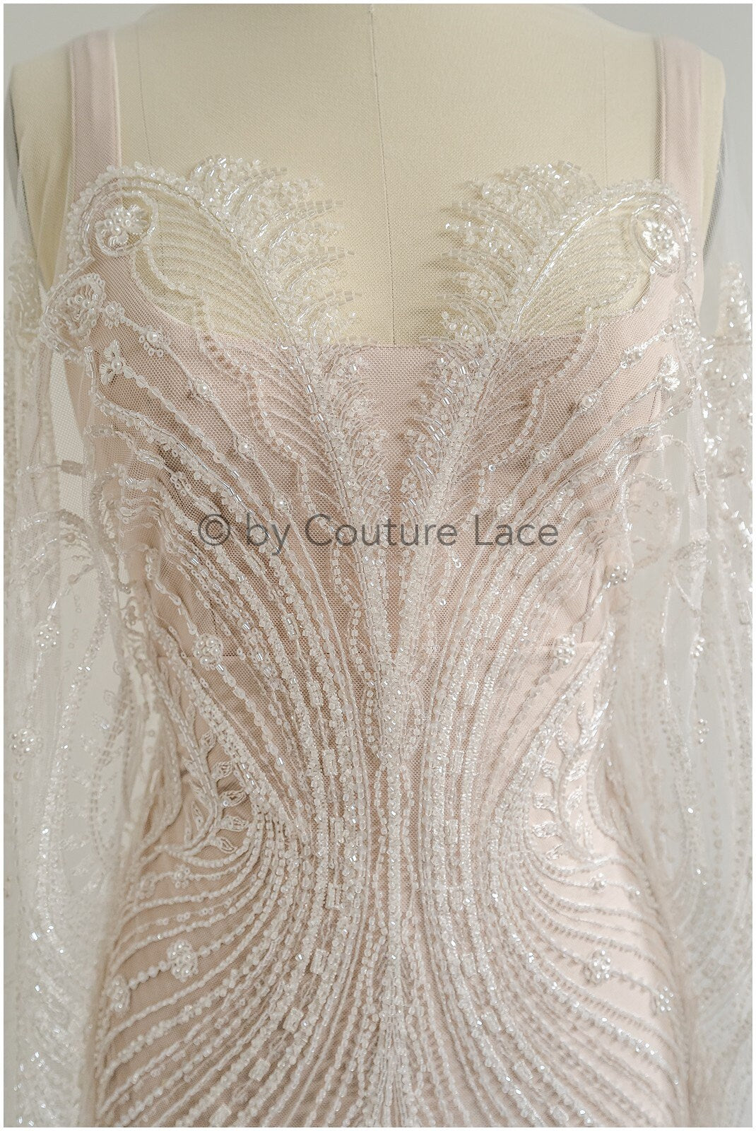 Wunderschöner perlenbesetzter Spitzenstoff mit kleinen Blättern/ Couture Spitzenstoff mit Perlen & Pailletten/ Brautspitze mit Zweigen & Blättern// L23-515