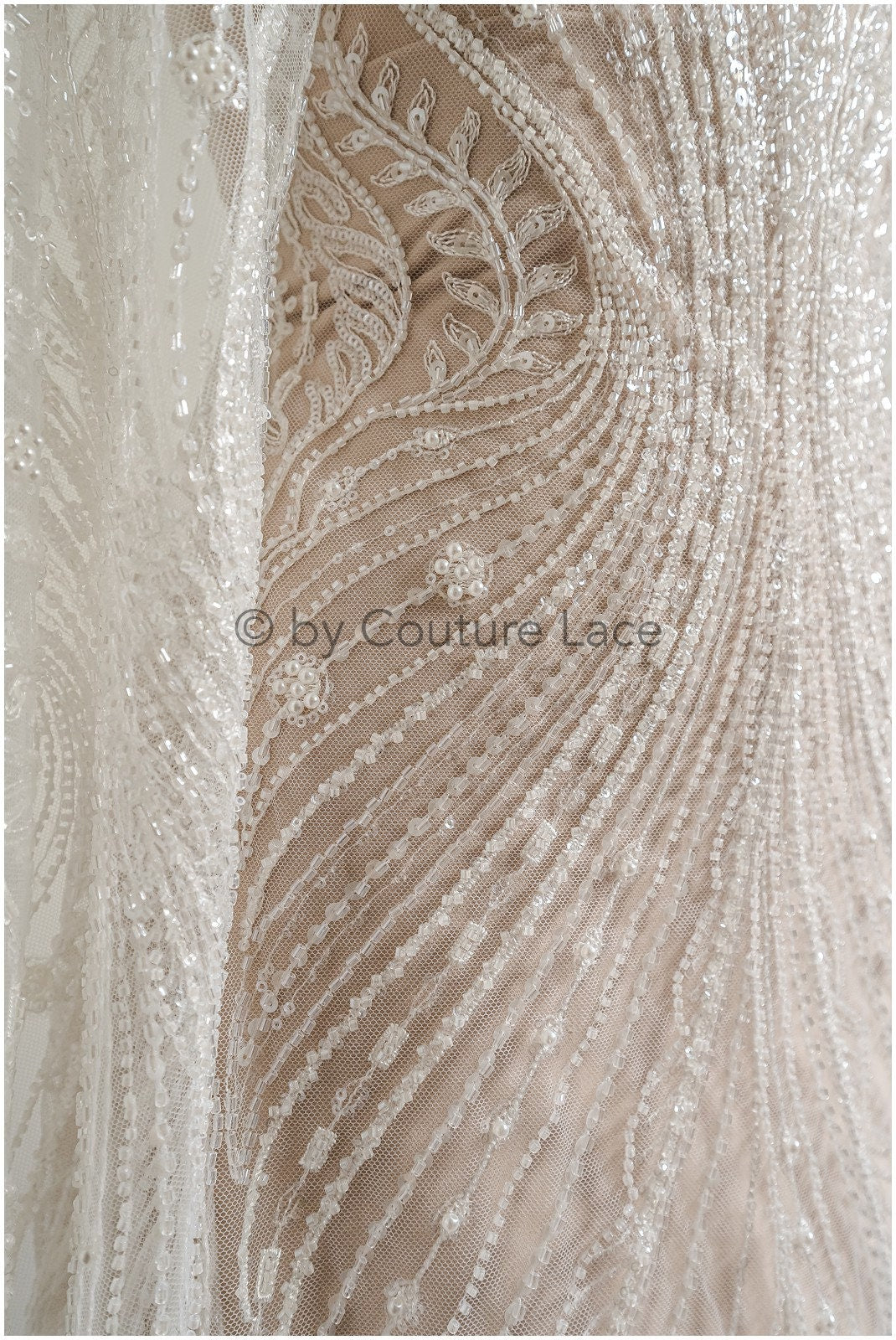 Wunderschöner perlenbesetzter Spitzenstoff mit kleinen Blättern/ Couture Spitzenstoff mit Perlen & Pailletten/ Brautspitze mit Zweigen & Blättern// L23-515