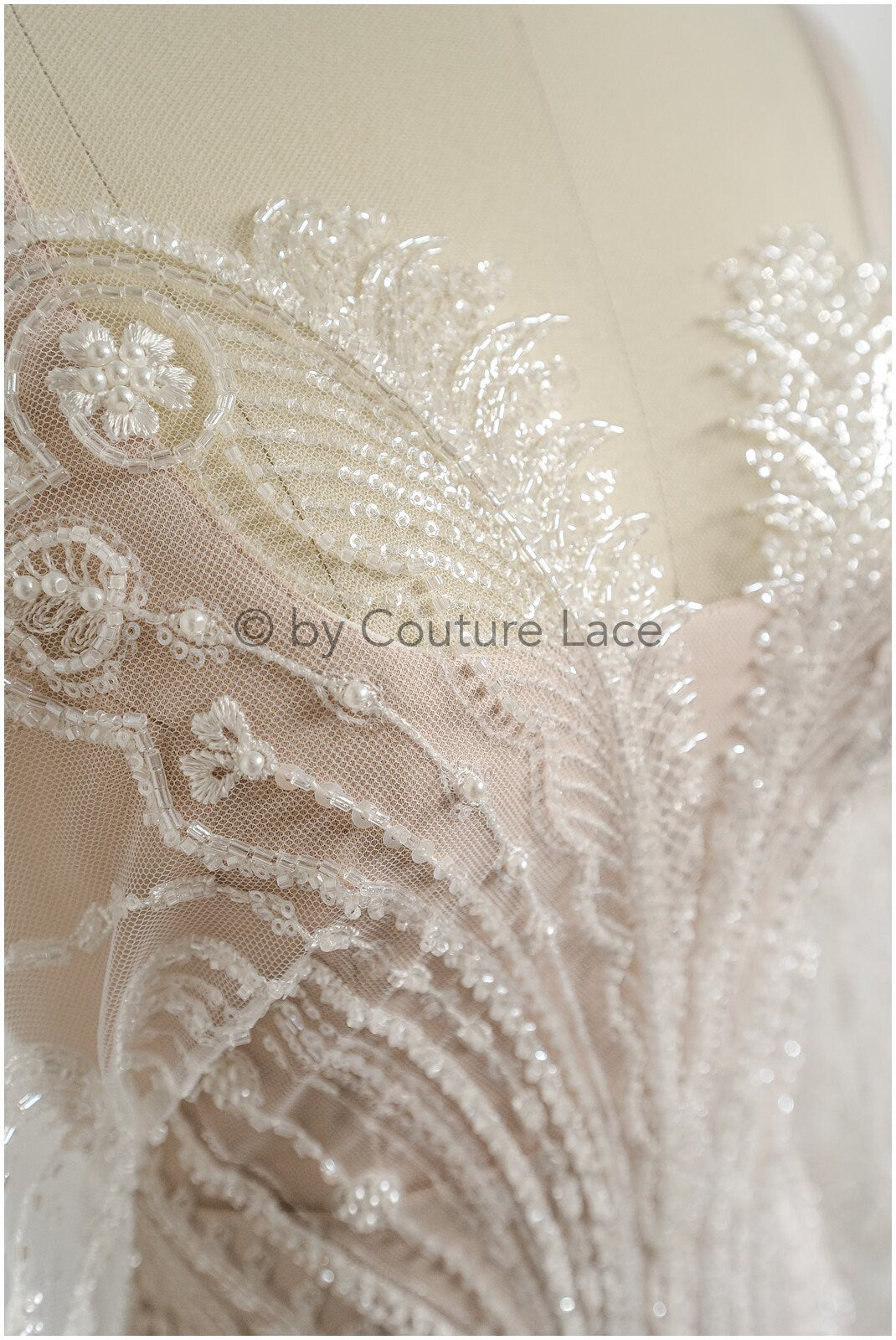 Wunderschöner perlenbesetzter Spitzenstoff mit kleinen Blättern/ Couture Spitzenstoff mit Perlen & Pailletten/ Brautspitze mit Zweigen & Blättern// L23-515