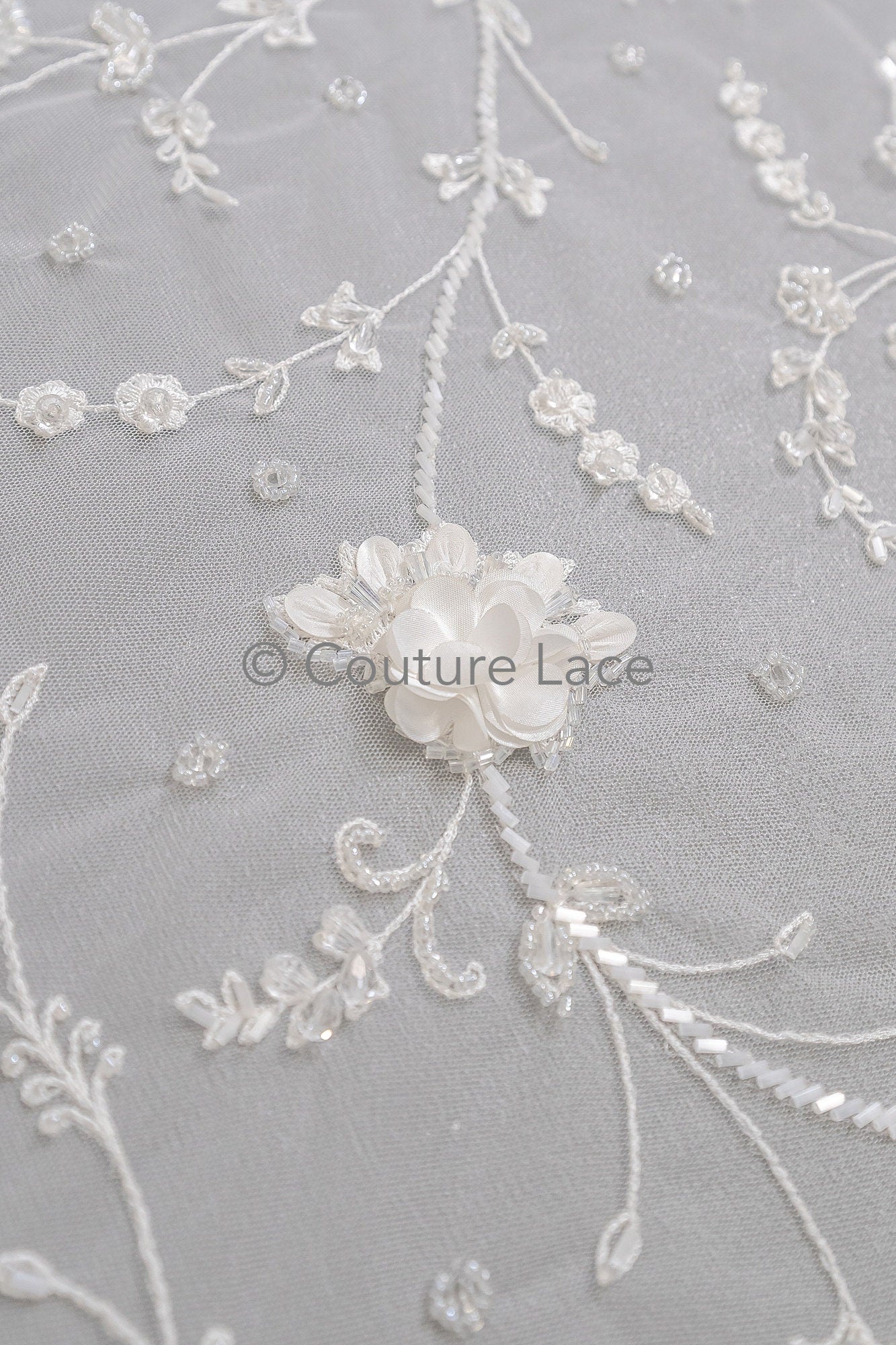 3D Blumen Spitzenstoff/ Braut Spitzenstoff Off-White/ romantischer 3D Blumen Spitzenstoff mit Perlen/ Hochzeit Spitzenstoff// L23-532