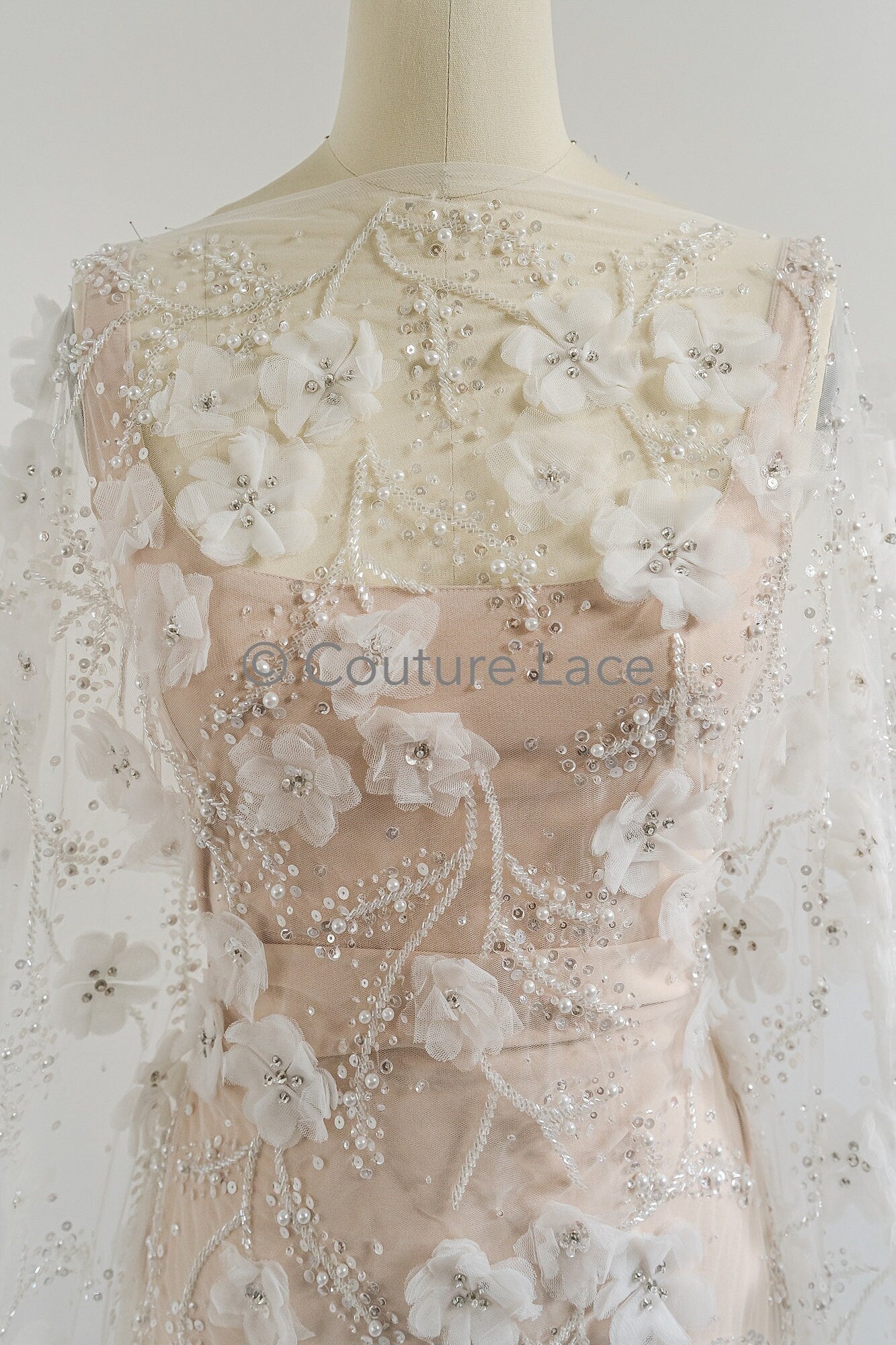 3D Blumen Spitzenstoff Off-Whikte/ Braut Spitzenstoff mit Perlen/ romantischer Spitzenstoff mit 3D Blumen/ Hochzeit Spitzenstoff// L23-537