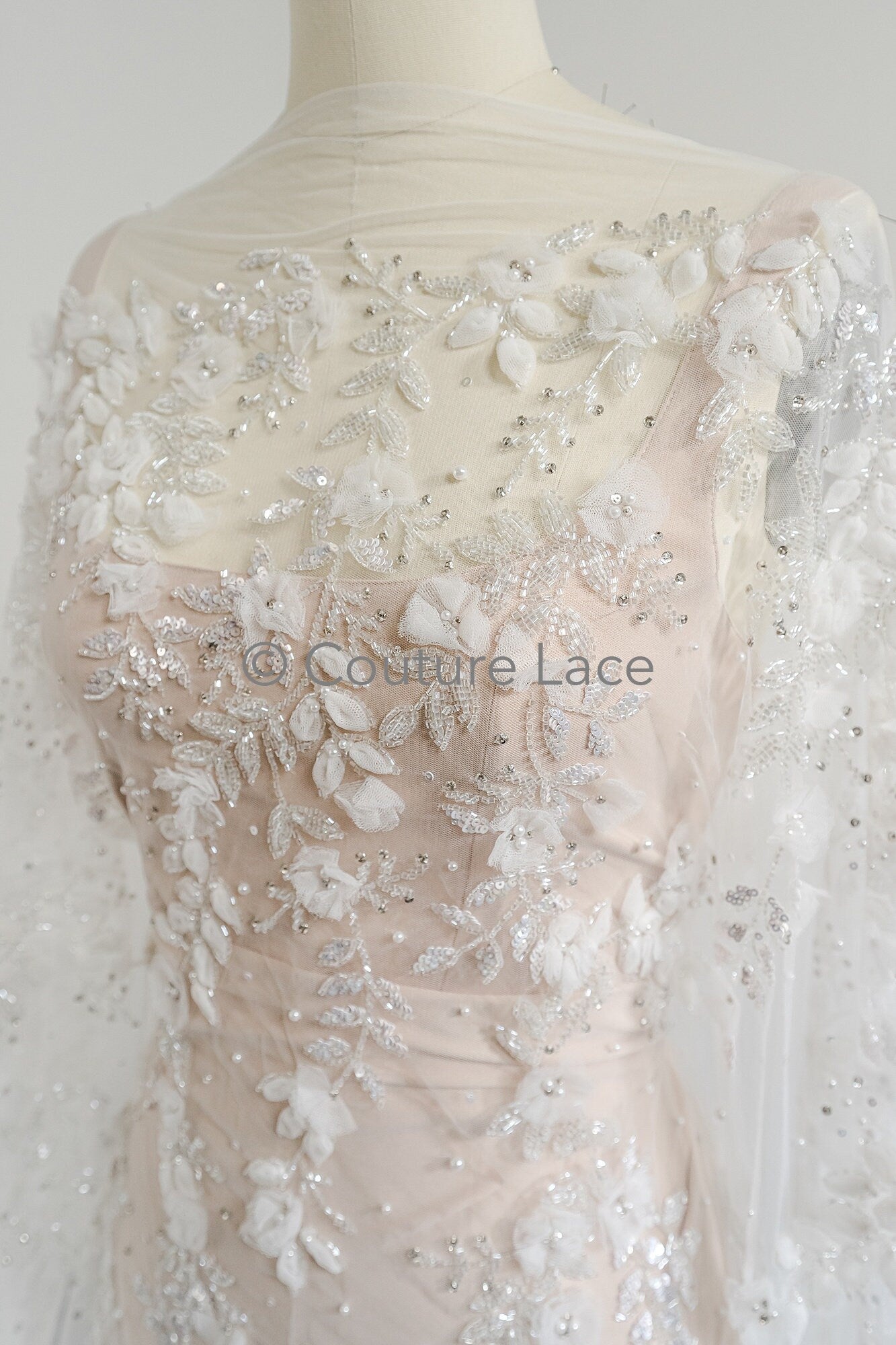 3D Blumen Spitzenstoff Off-White/ Braut Spitzenstoff/ romantischer Blumen Spitzenstoff mit Perlen/ Hochzeit Spitzenstoff// L23-538