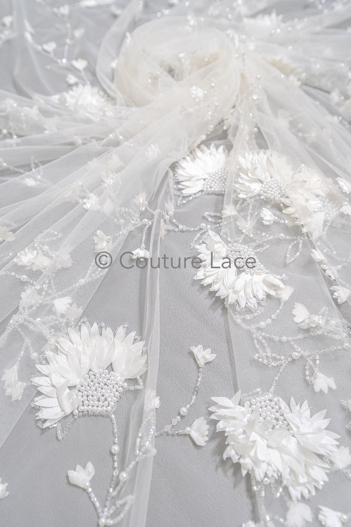 3D Blumen Spitzenstoff Off-White/ Braut Spitzenstoff/ romantischer Spitzenstoff mit 3D Blumen & Perlen/ Hochzeit Spitzenstoff// L23-541