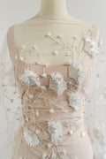 3D Blumen Spitzenstoff Off-White/ Braut Spitzenstoff/ romantischer Spitzenstoff mit 3D Blumen & Perlen/ Hochzeit Spitzenstoff// L23-541