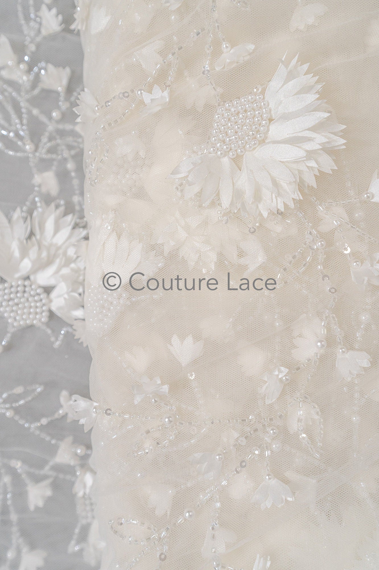 3D Blumen Spitzenstoff Off-White/ Braut Spitzenstoff/ romantischer Spitzenstoff mit 3D Blumen & Perlen/ Hochzeit Spitzenstoff// L23-541