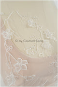Wunderschöner perlenbesetzter Spitzenstoff/ Couture Spitzenstoff mit Pailletten & Perlen/ florale Brautspitze// L23-567