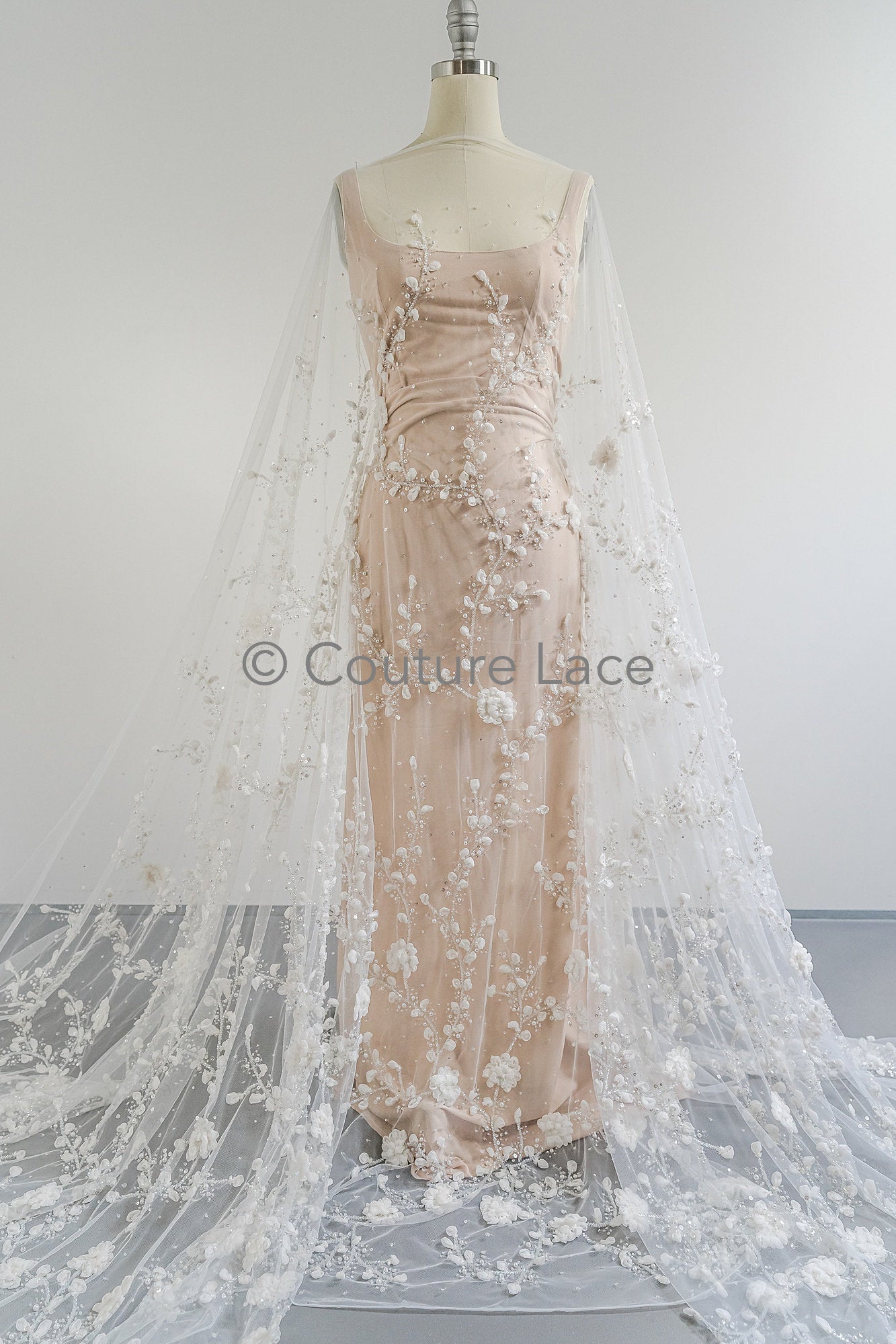 3D Blumen Spitzenstoff Off-White/ Braut Spitzenstoff mit Perlen/ romantischer Spitzenstoff mit 3D Blumen/ Hochzeit Spitzenstoff// L23-534