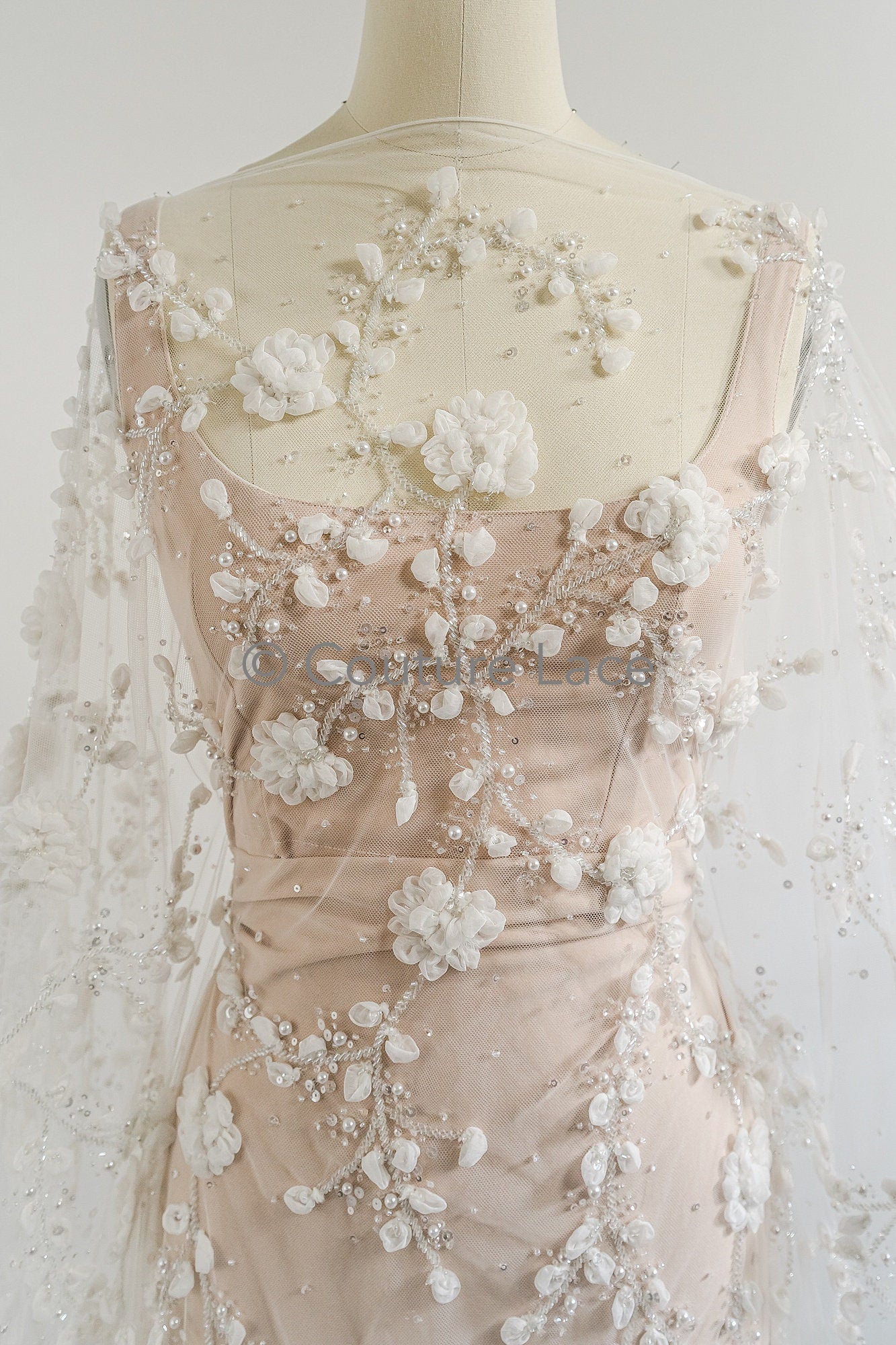 3D Blumen Spitzenstoff Off-White/ Braut Spitzenstoff mit Perlen/ romantischer Spitzenstoff mit 3D Blumen/ Hochzeit Spitzenstoff// L23-534