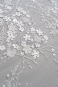 3D Blumen Spitzenstoff Off-White/ Braut Spitzenstoff mit Perlen/ romantischer Spitzenstoff mit 3D Blumen/ Hochzeit Spitzenstoff// L23-536