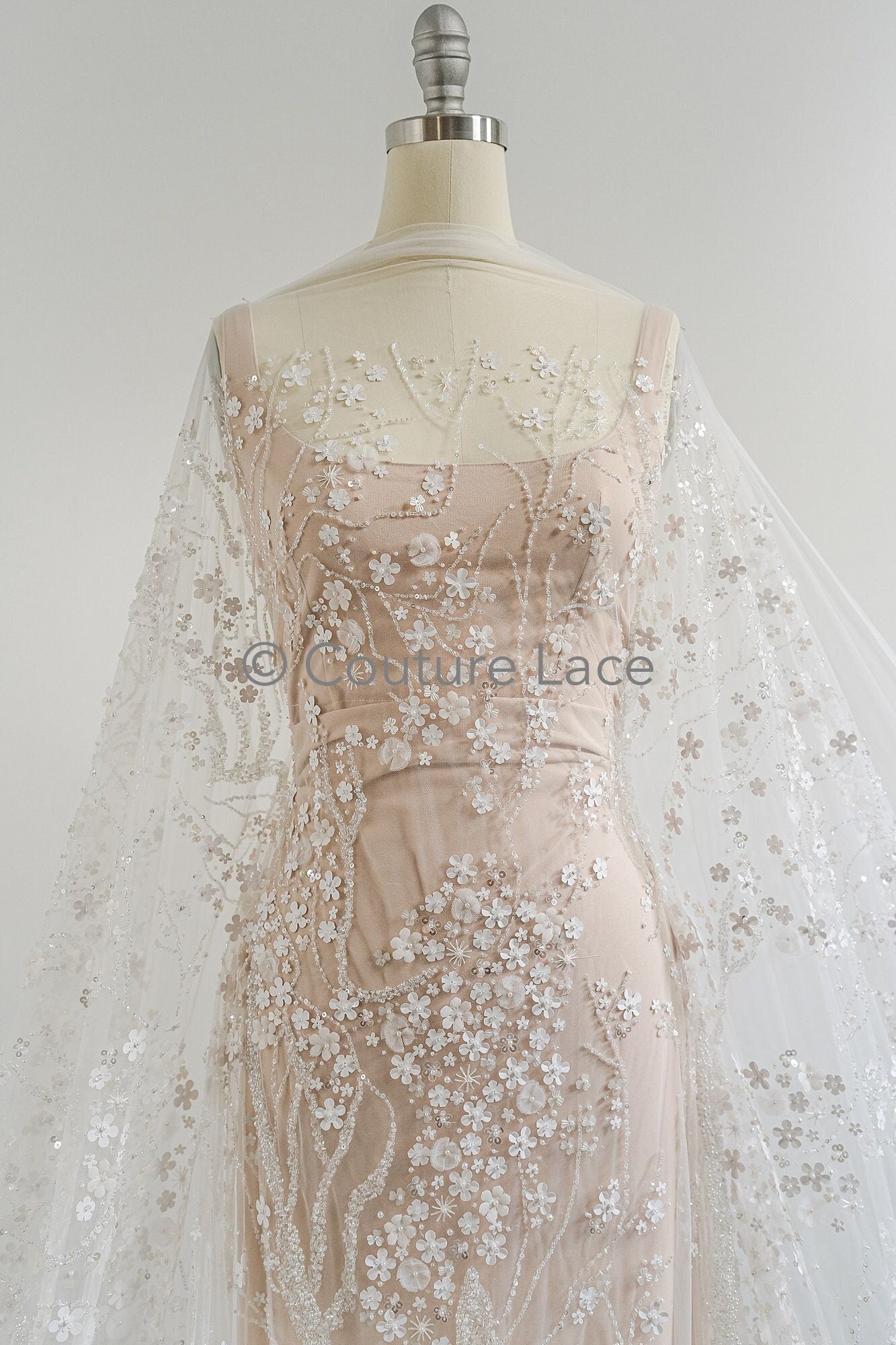 3D Blumen Spitzenstoff Off-White/ Braut Spitzenstoff mit Perlen/ romantischer Spitzenstoff mit 3D Blumen/ Hochzeit Spitzenstoff// L23-536