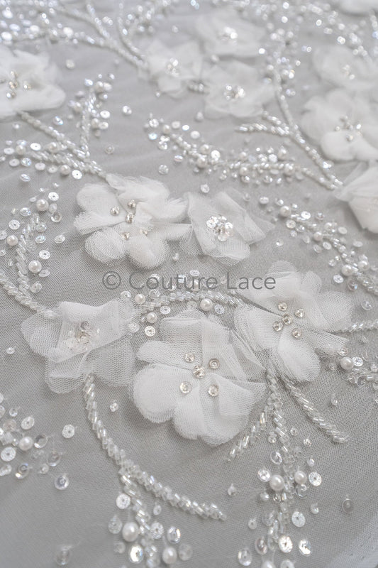 3D Blumen Spitzenstoff Off-Whikte/ Braut Spitzenstoff mit Perlen/ romantischer Spitzenstoff mit 3D Blumen/ Hochzeit Spitzenstoff// L23-537