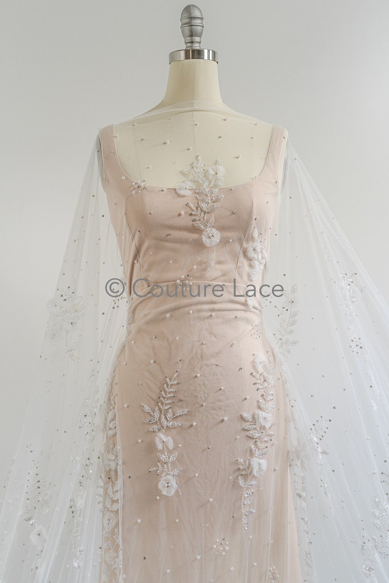 3D Blumen Spitzenstoff Off-White/ Braut Spitzenstoff/ romantischer Blumen Spitzenstoff mit Perlen/ Hochzeit Spitzenstoff// L23-538