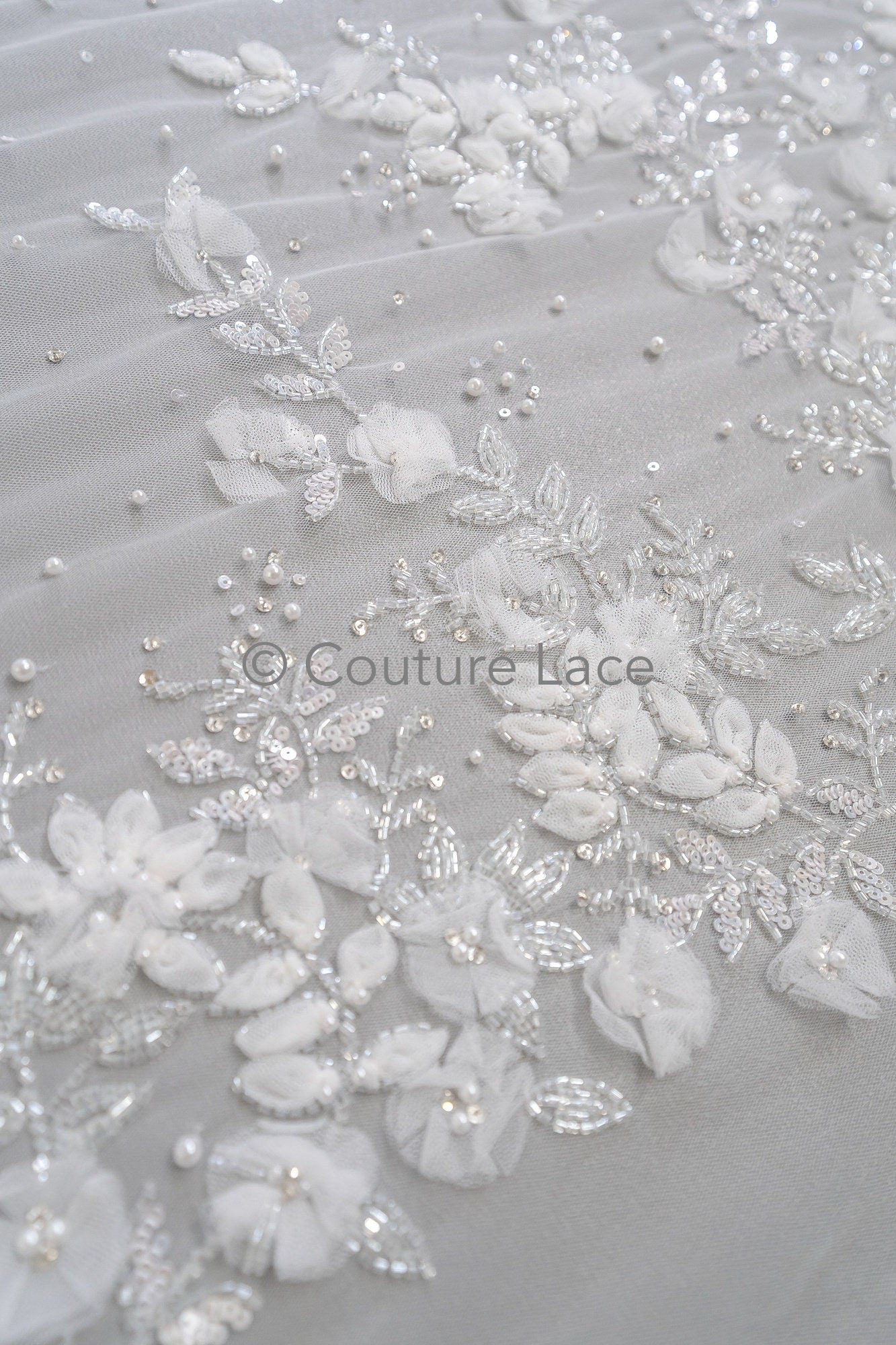 3D Blumen Spitzenstoff Off-White/ Braut Spitzenstoff/ romantischer Blumen Spitzenstoff mit Perlen/ Hochzeit Spitzenstoff// L23-538