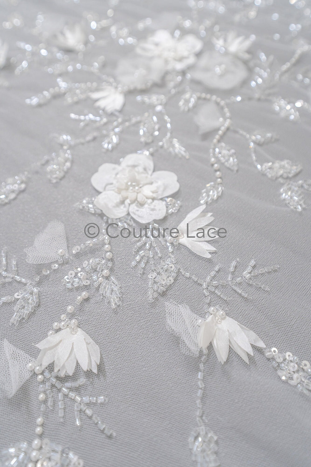 3D Blumen Spitzenstoff Off-White/ Braut Spitzenstoff/ romantischer Spitzenstoff mit 3D Blumen & Perlen/ Hochzeit Spitzenstoff// L23-540