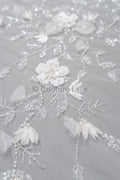 3D Blumen Spitzenstoff Off-White/ Braut Spitzenstoff/ romantischer Spitzenstoff mit 3D Blumen & Perlen/ Hochzeit Spitzenstoff// L23-540
