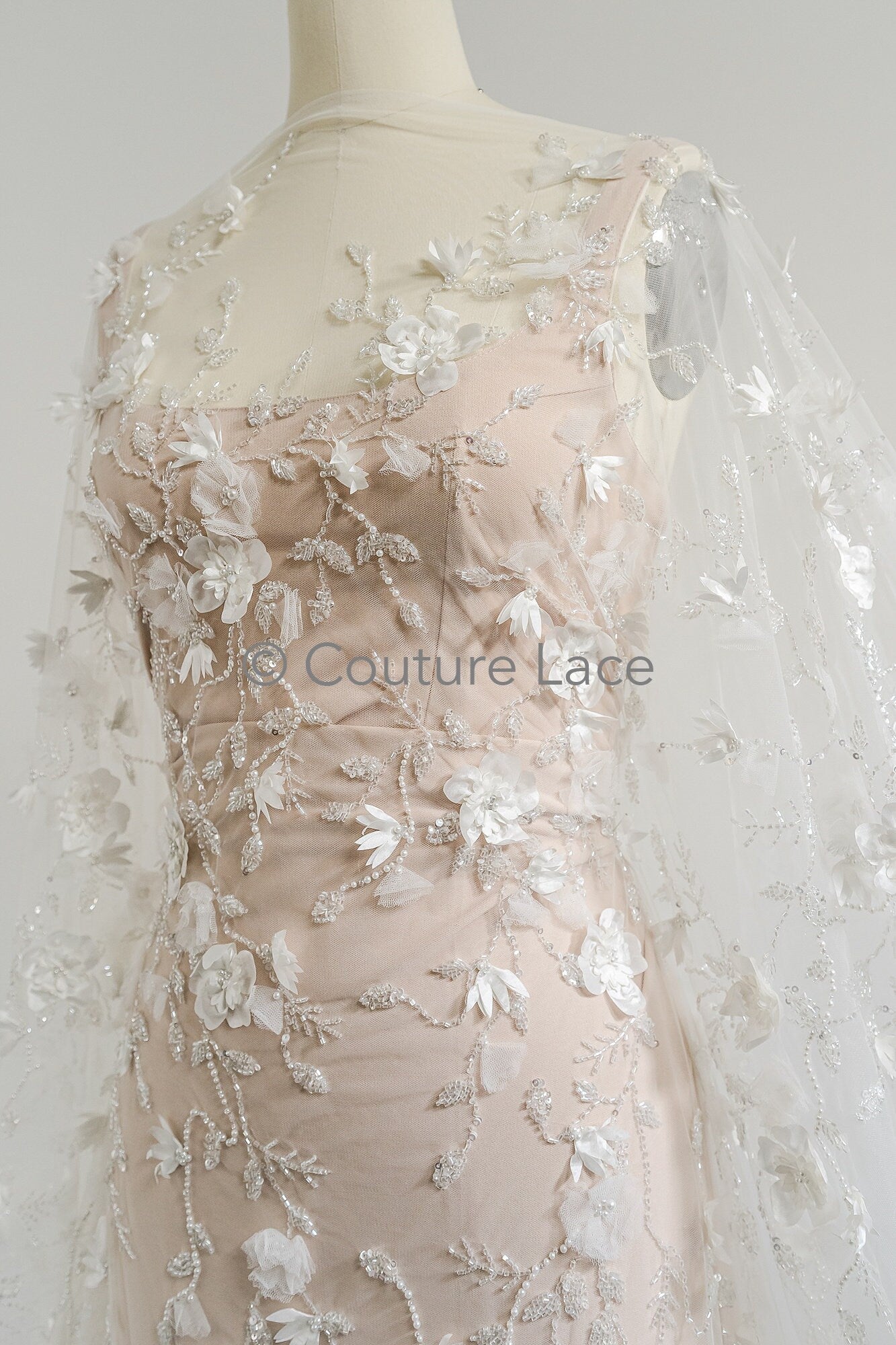 3D Blumen Spitzenstoff Off-White/ Braut Spitzenstoff/ romantischer Spitzenstoff mit 3D Blumen & Perlen/ Hochzeit Spitzenstoff// L23-540