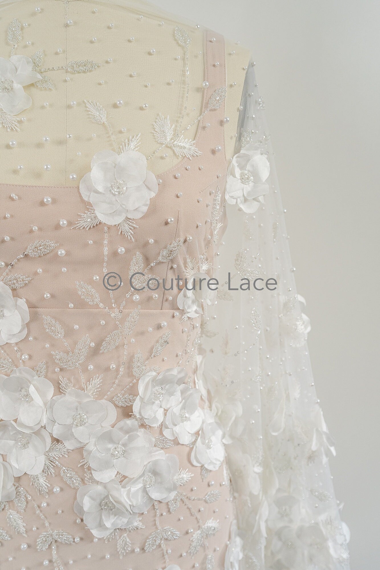 3D Blumen Spitzenstoff Off-White/ Braut Spitzenstoff mit Perlen/ romantischer Spitzenstoff mit 3D Blumen/ Hochzeit Spitzenstoff// L23-562