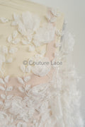 3D Blumen Spitzenstoff Off-White/ Braut Spitzenstoff/ romantischer Spitzenstoff mit 3D Blumen/ Hochzeit Spitzenstoff// L23-561