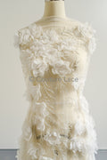 3D Blumen Spitzenstoff Off-White/ Braut Spitzenstoff/ romantischer Spitzenstoff mit 3D Blumen/ Hochzeit Spitzenstoff mit Perlen// L23-563