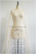 Perlen Spitzenstoff mit Feder/ Spitze mit Perlen & Pailletten/ Champagner nude Spitzenstoff/ romantischer Spitzenstoff/ Hochzeit Spitzenstoff// L23-246
