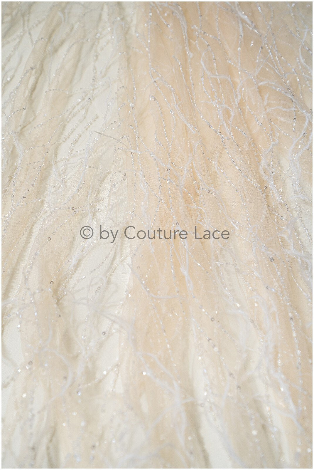 Perlen Spitzenstoff mit Feder/ Spitze mit Perlen & Pailletten/ Champagner nude Spitzenstoff/ romantischer Spitzenstoff/ Hochzeit Spitzenstoff// L23-246