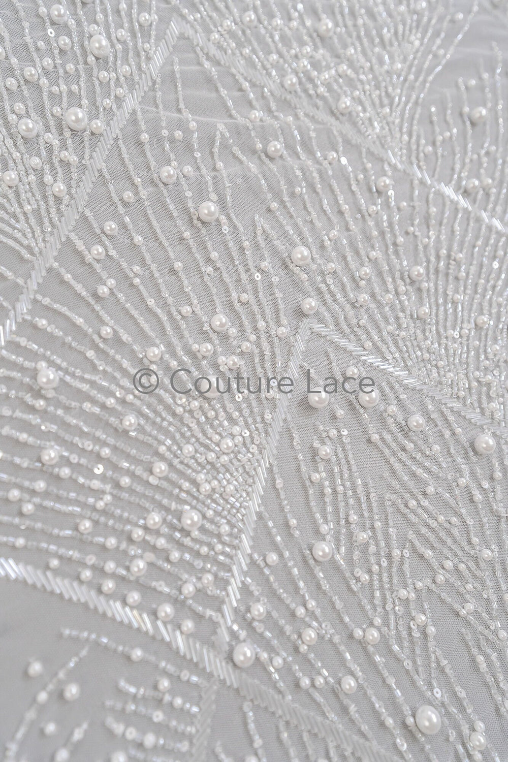 Zarte Blumenspitze Off-White/ Braut Spitzenstoff/ Perlen Spitzenstoff/ Verzierte Spitze// L23-531