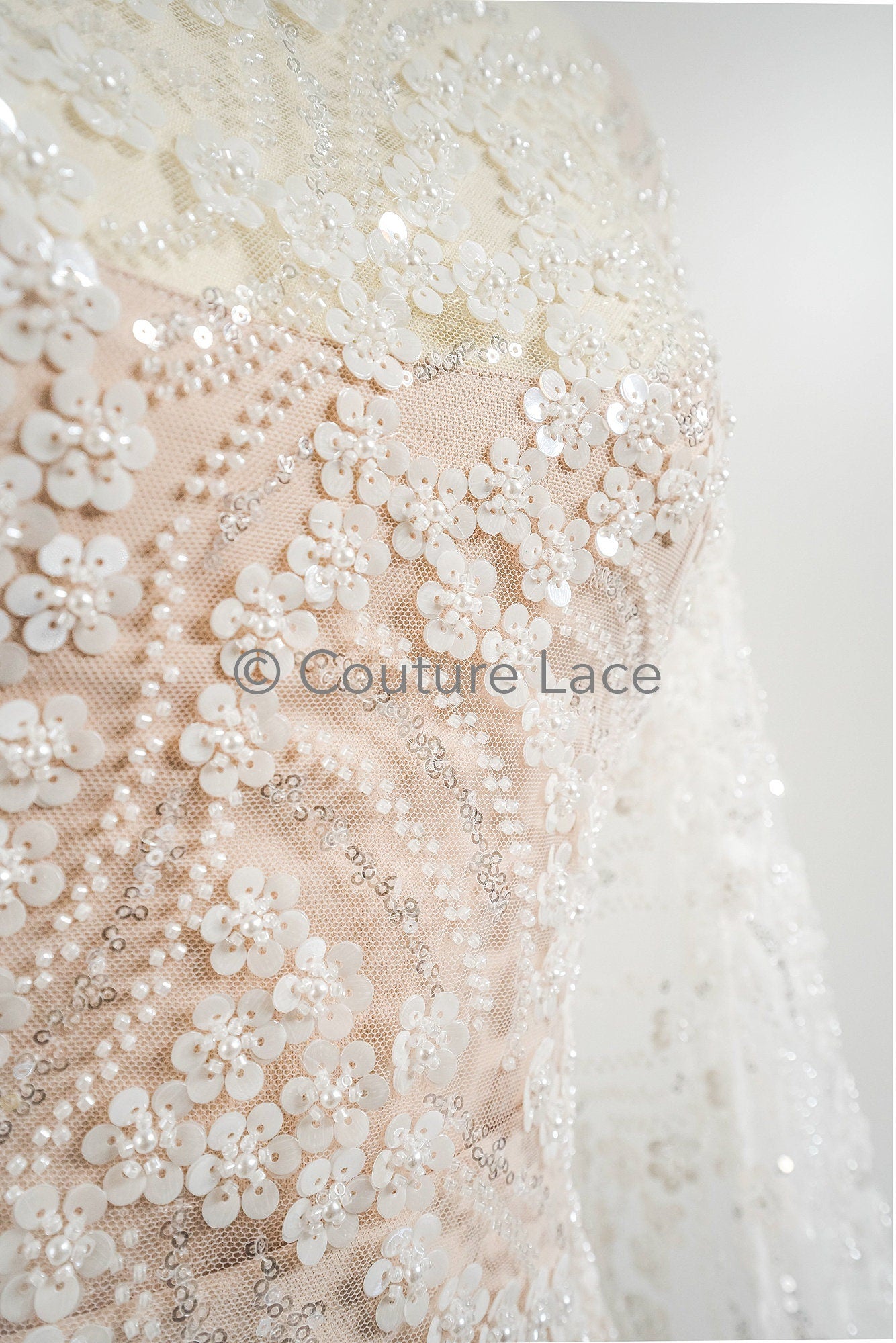 3D Blumen Spitzenstoff Off-White/ Couture Spitze Stoff/ Brautspitze mit Perlen/ Perlen Spitze// L23-570