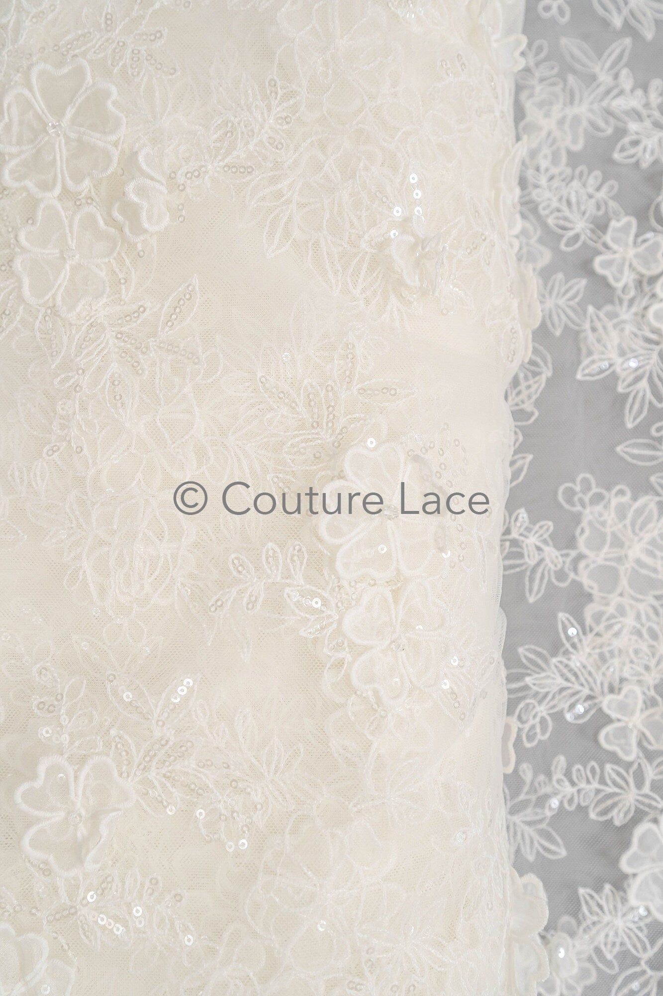 3D Blumen Spitzenstoff Off-White/ Braut Spitzenstoff/ romantischer Blumen Spitzenstoff mit Perlen & Pailletten// L23-607