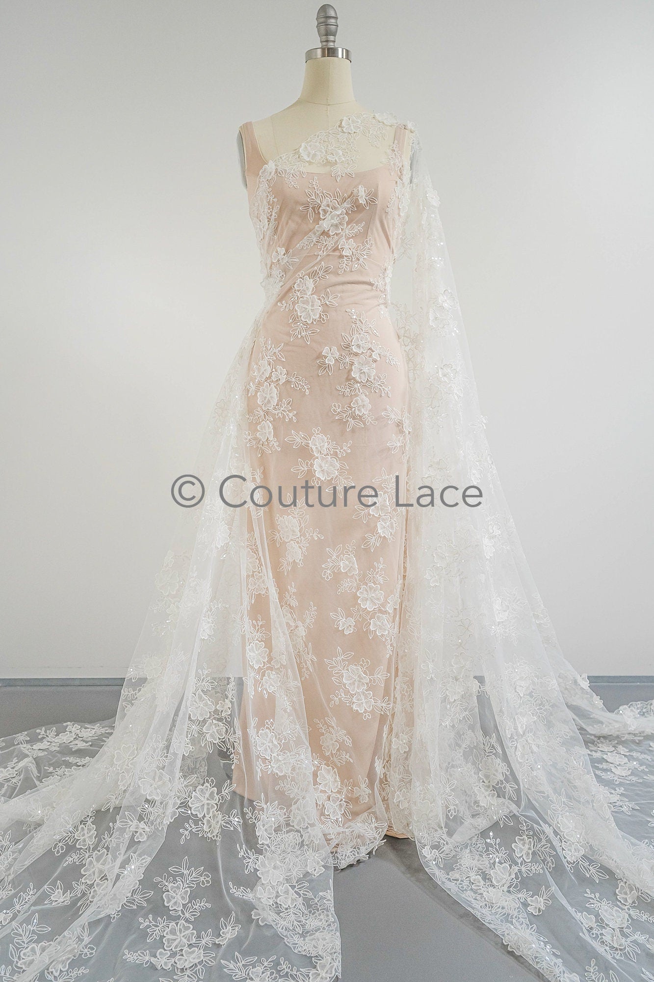 3D Blumen Spitzenstoff Off-White/ Braut Spitzenstoff/ romantischer Blumen Spitzenstoff mit Perlen & Pailletten// L23-607