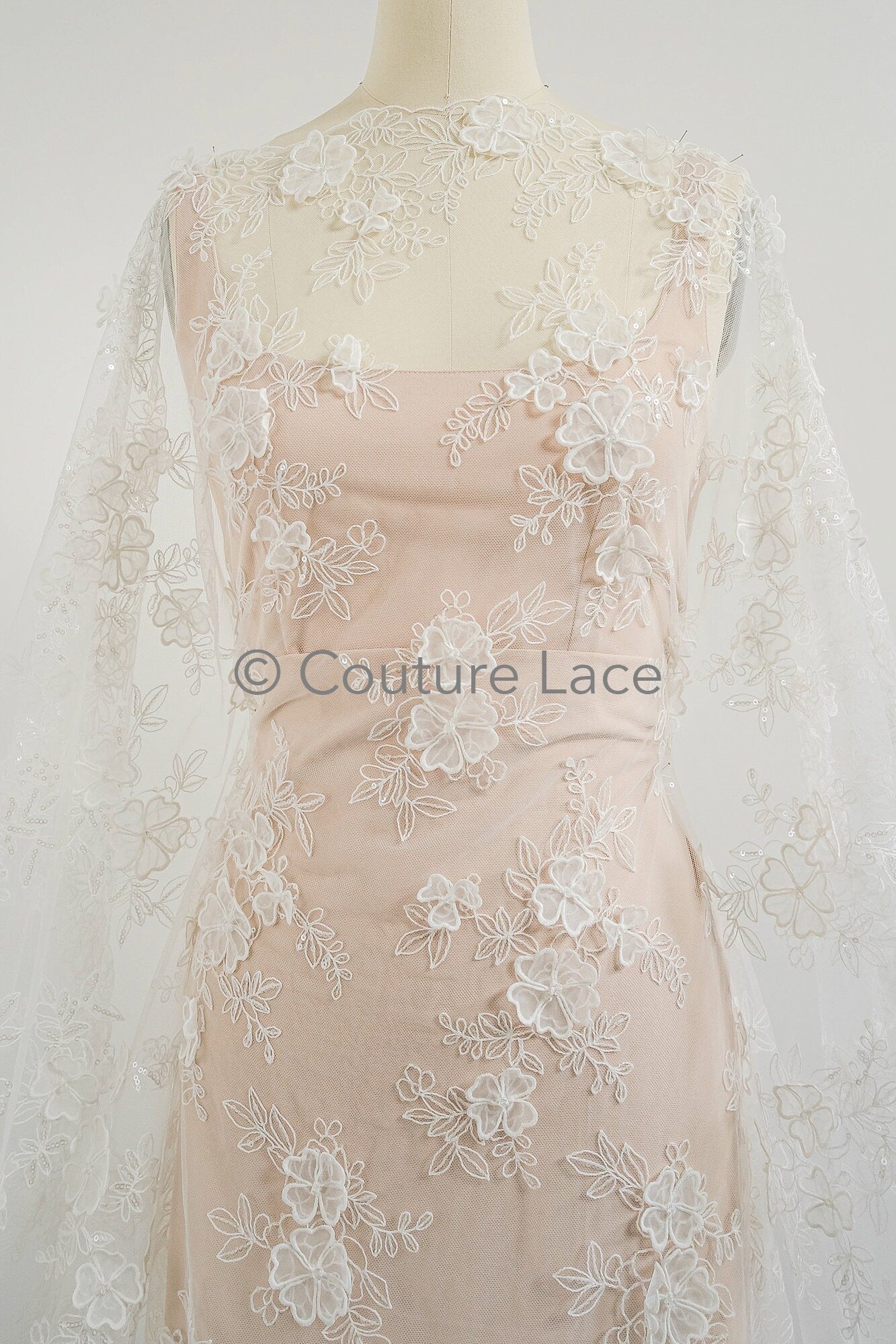 3D Blumen Spitzenstoff Off-White/ Braut Spitzenstoff/ romantischer Blumen Spitzenstoff mit Perlen & Pailletten// L23-607