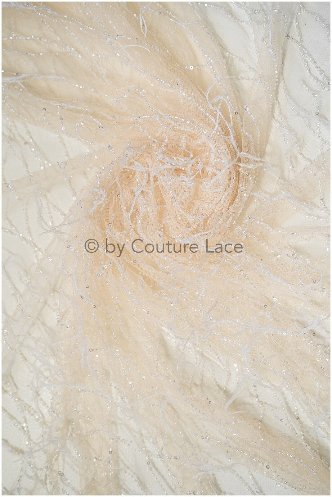 Perlen Spitzenstoff mit Feder/ Spitze mit Perlen & Pailletten/ Champagner nude Spitzenstoff/ romantischer Spitzenstoff/ Hochzeit Spitzenstoff// L23-246