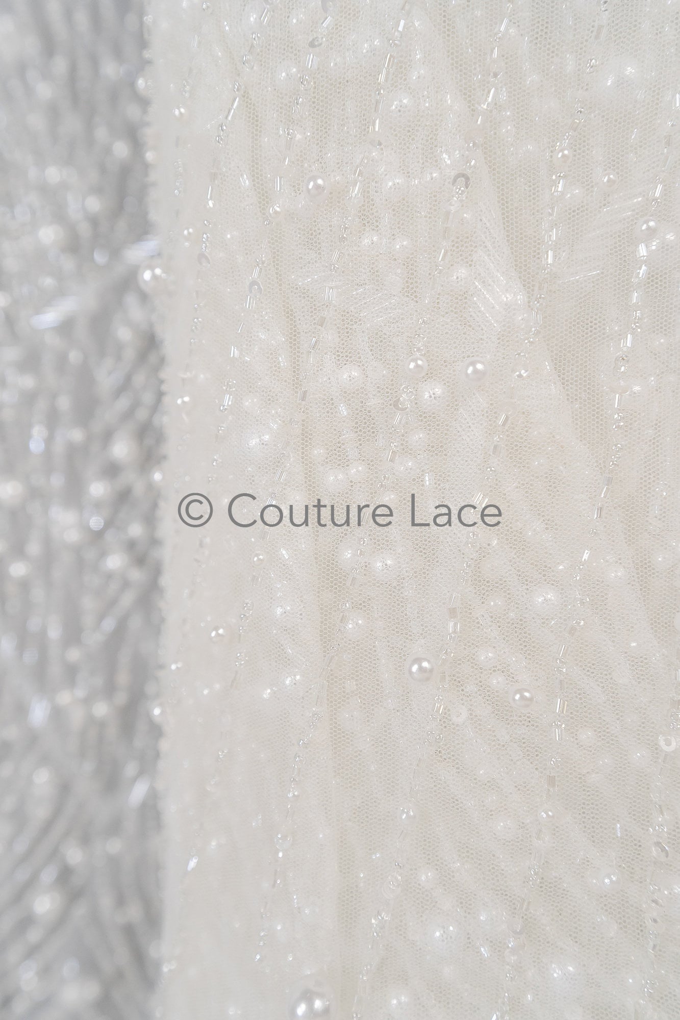 Zarte Blumenspitze Off-White/ Braut Spitzenstoff/ Perlen Spitzenstoff/ Verzierte Spitze// L23-531