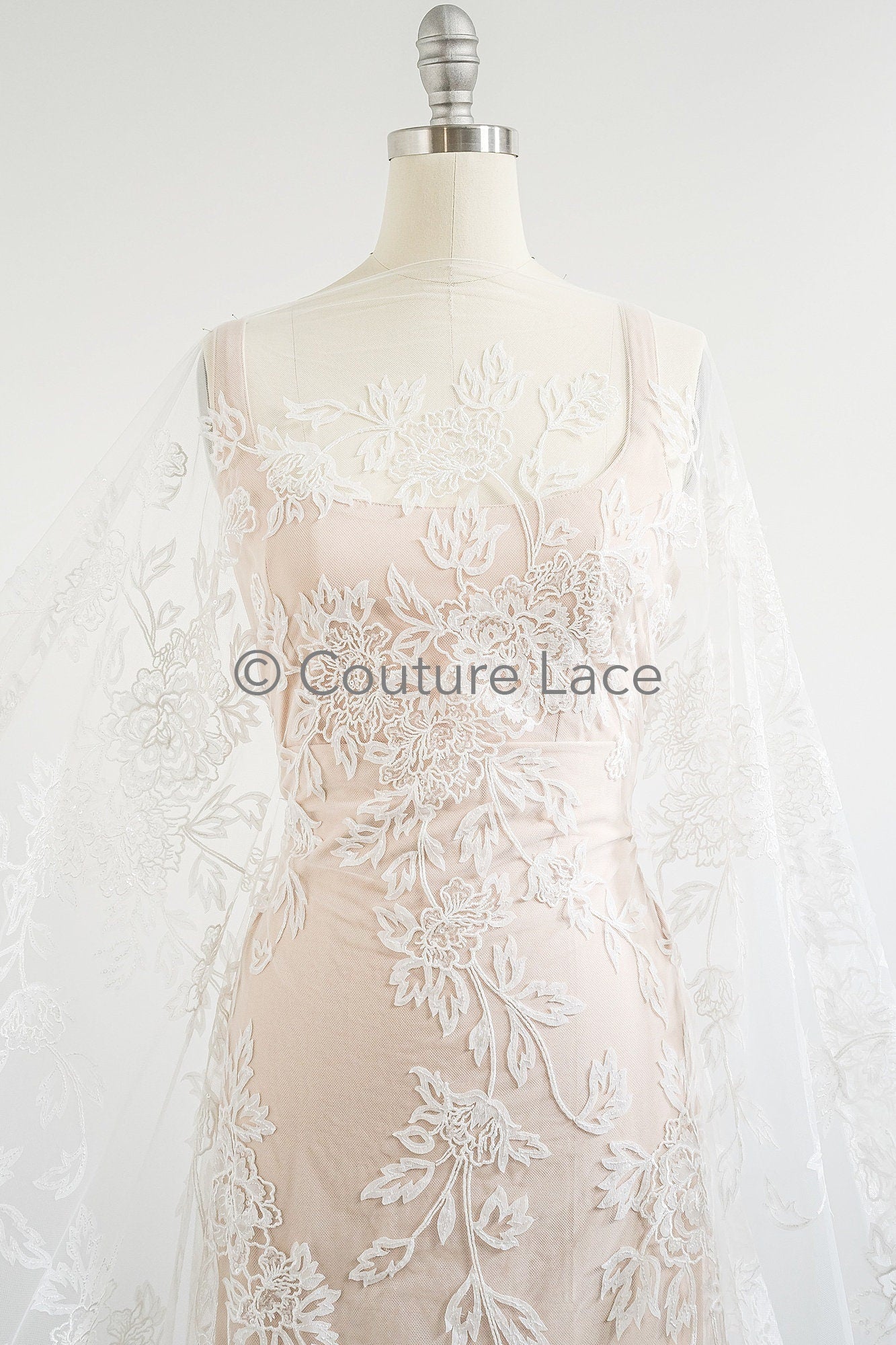 3D Blumen Spitzenstoff/ Braut Spitze Off-White/ romantischer Blumen Spitzenstoff/ Hochzeit Spitzenstoff// L23-587