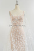 3D Blumen Spitzenstoff Off-White/ Braut Spitzenstoff/ romantischer Spitzenstoff mit 3D Blumen/ Hochzeit Spitzenstoff// L23-600