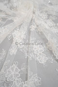 3D Blumen Spitzenstoff Off-White/ Braut Spitzenstoff/ romantischer Blumen Spitzenstoff mit Perlen & Pailletten// L23-607