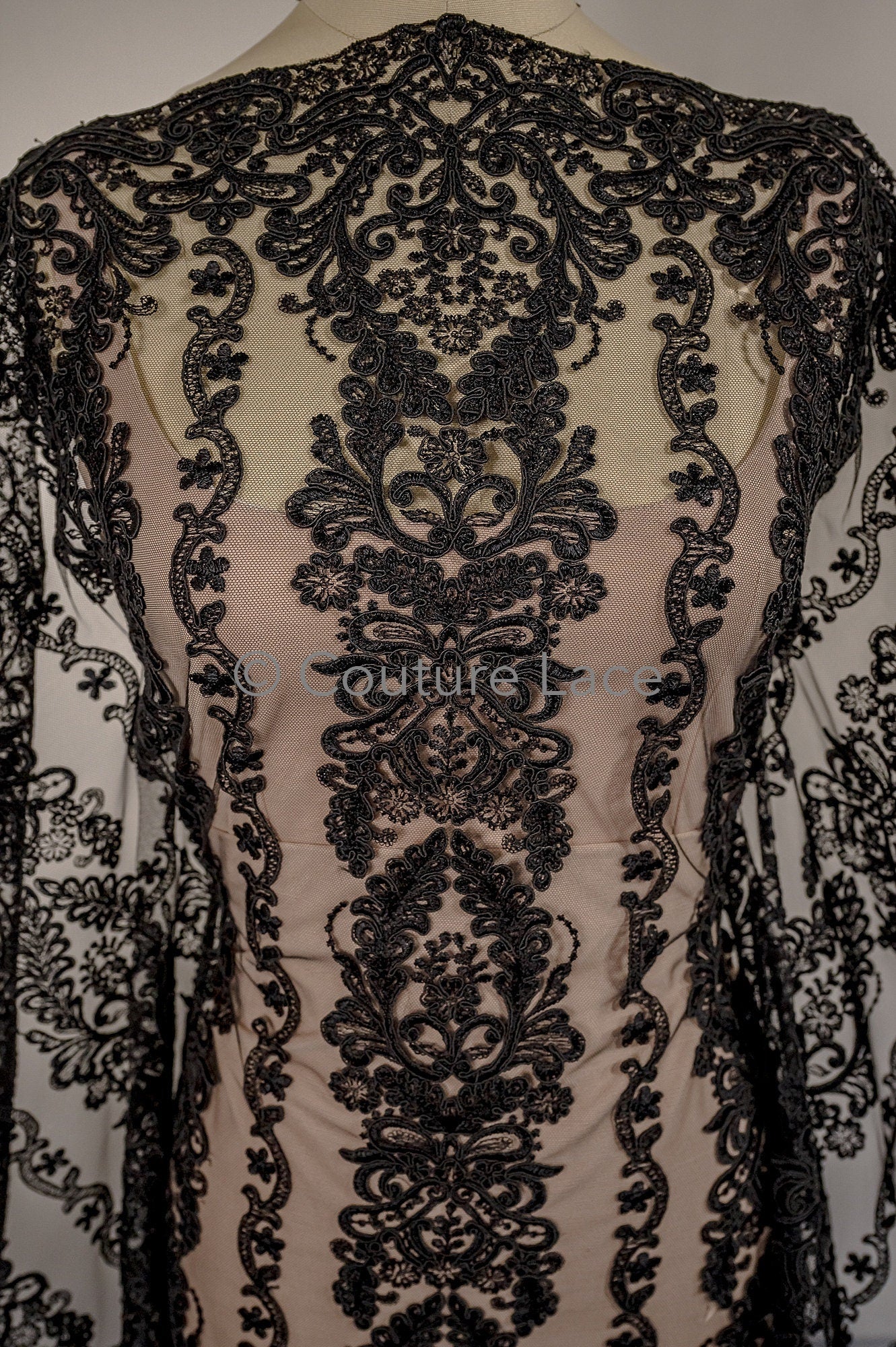 Schwarze Couture-Spitze / Couture-Abendkleid-Spitzenmaterial / schwarzes Abschlussball- oder Halloween-Kleid / schwarze Hochzeitsspitze // L18-193