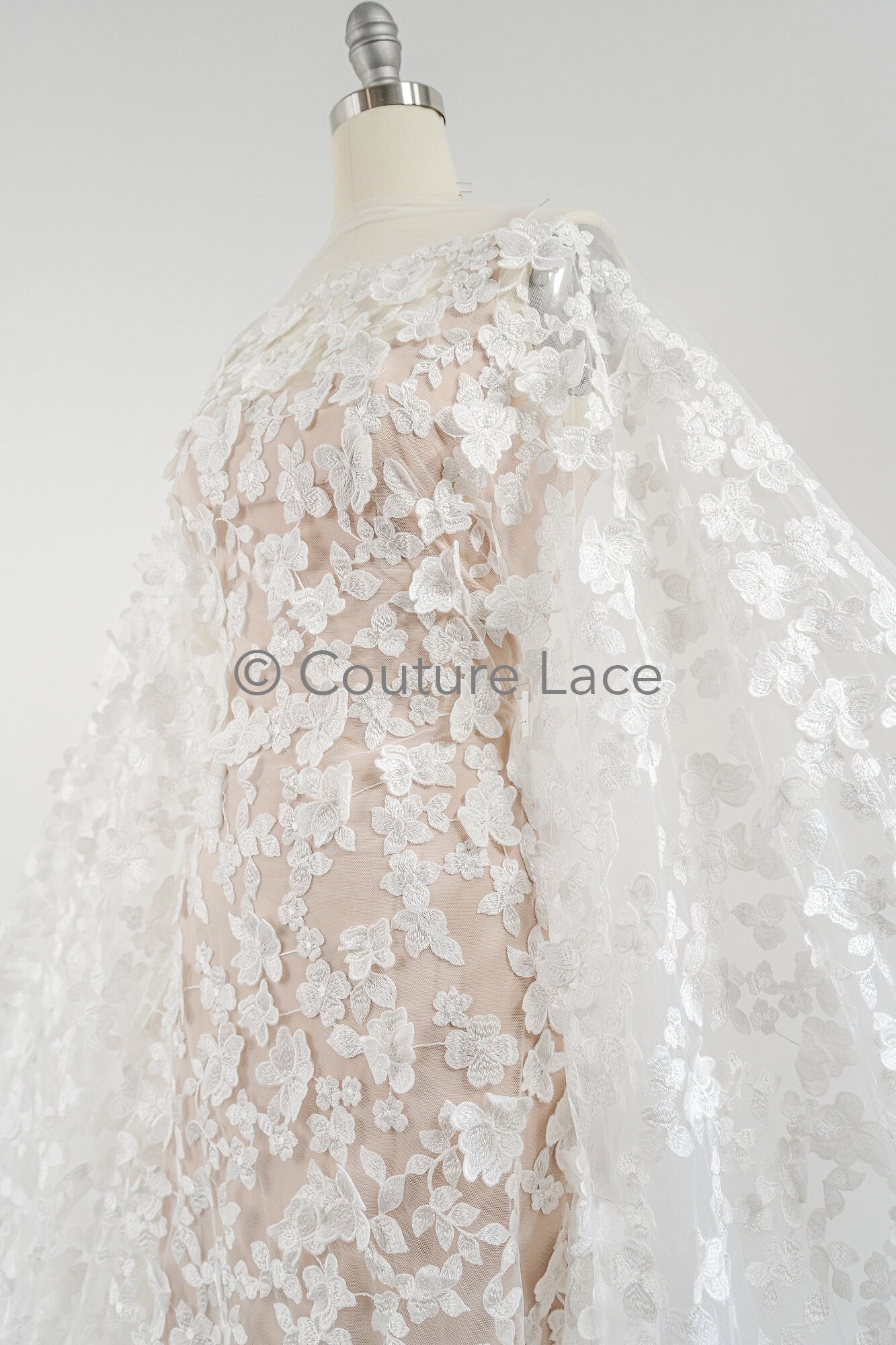 3D Blumen Spitzenstoff/ Braut Spitzenstoff/ romantischer Blumen Spitzenstoff mit 3D Blumen/ Hochzeit Spitzenstoff// L23-634