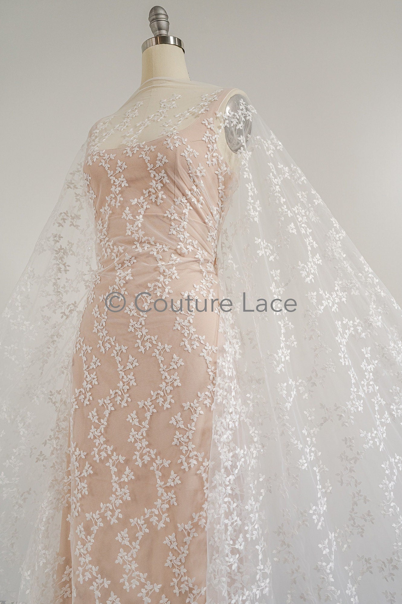 Floral Bridal Lace Off-White/ Bridal Lace Fabric/ Floral Wedding Lace/ Couture Lace// L18-197