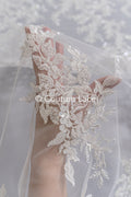 Blumen Perlen Spitzenstoff Off-White/ Couture Spitze Stoff/ Brautspitzenstoff mit Perlen & Pailletten/ Perlen Spitze// L23-656