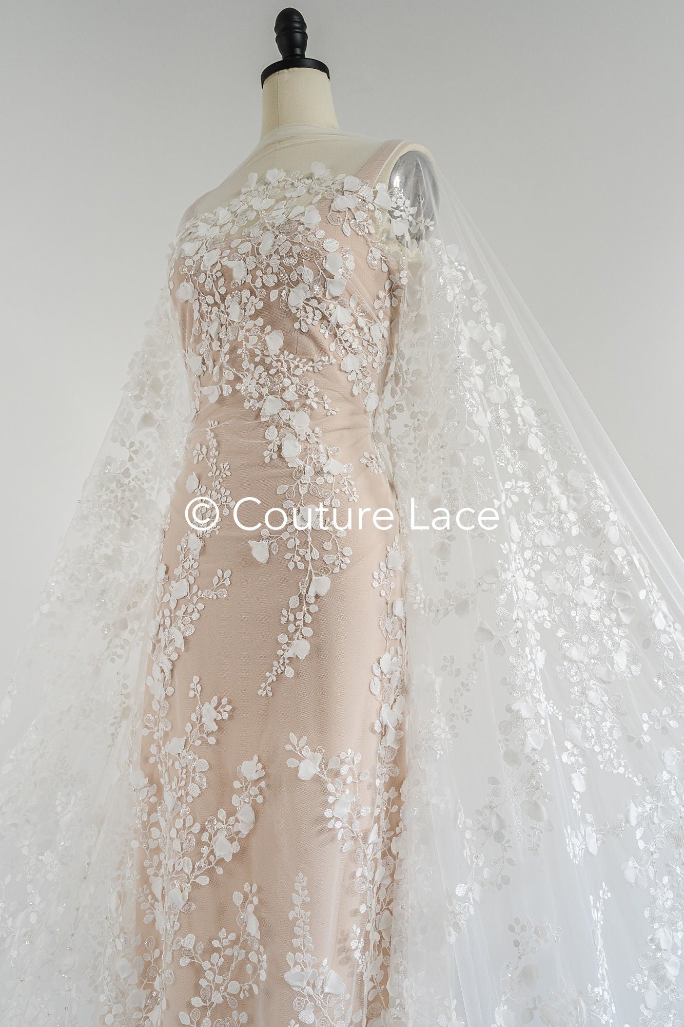 3D Blumen Spitzenstoff Off-White/ Braut Spitzenstoff/ romantischer Spitzenstoff mit 3D Blumen/ Hochzeit Spitzenstoff// L23-664
